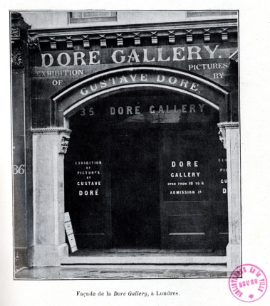 La Doré Gallery à Londres • Une photographie représentant l'entrée de la Doré Gallery à Londres. • photographie • Musée de Brou, Ville de Bourg-en-Bresse

