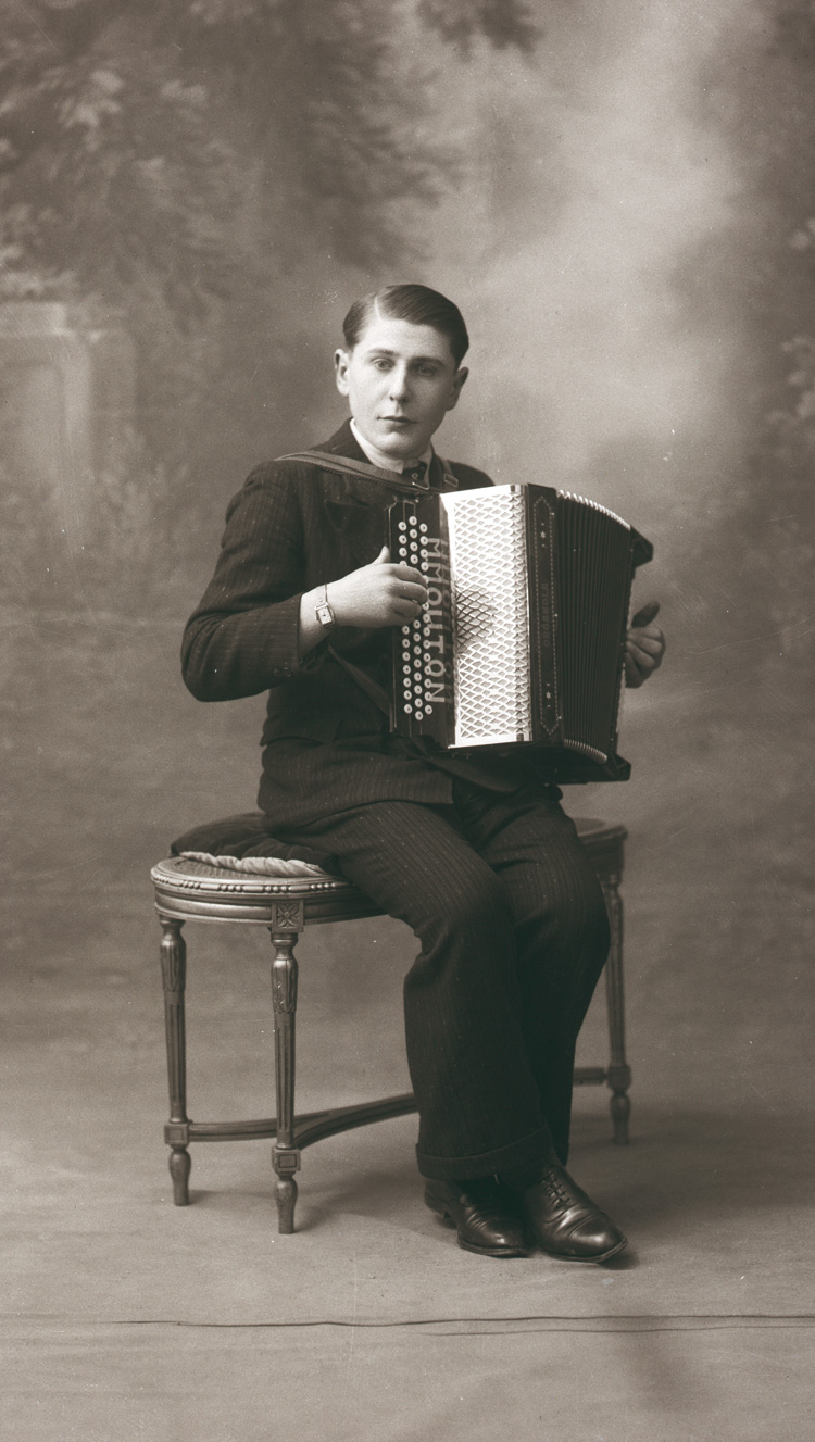 Portrait d'accordéoniste