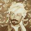 Portrait de Claude Dethève à Obock en 1894 en costume arabe