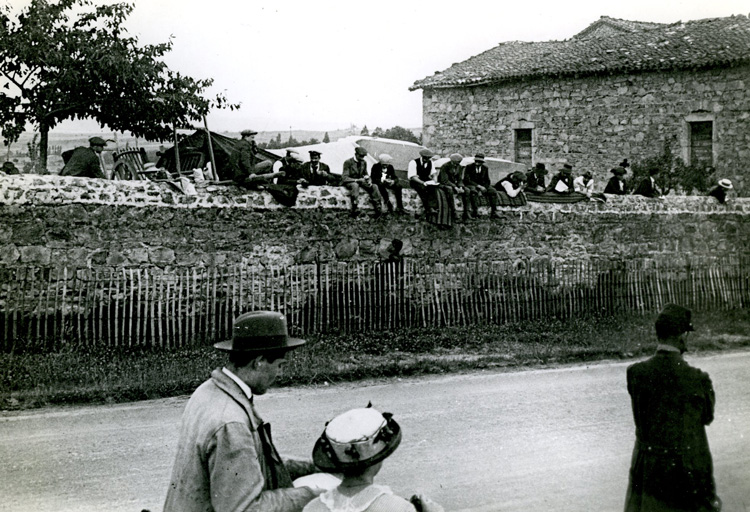 Course automobile du Circuit du Rhône aux Echarmeaux en 1914