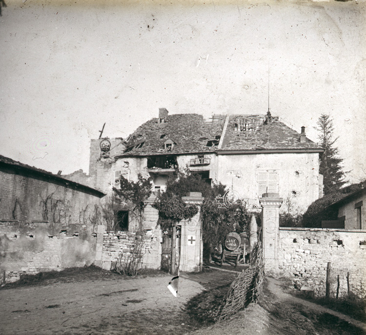 Maison bombardée : l'infirmerie