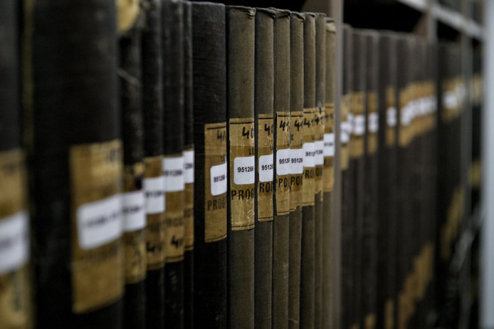 Les volumes les plus anciens datent de 160 ans ©&nbsp; photo Progrès /&nbsp; Maxime Jegat